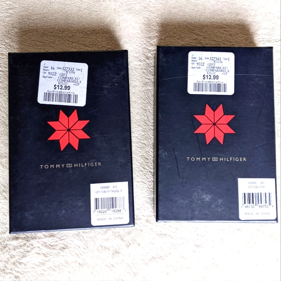 NWT (2) Tommy Hilfiger Keychains in Box - Picture 5 of 5